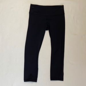 Lululemon black cropped leggings